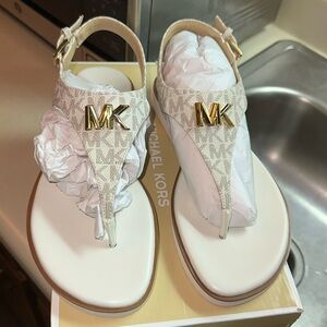 MICHAEL KORS JILLY FLAT SANDAL  7M